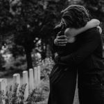 Sepultar ou Cremar: Entenda as Diferenças e Esclareça as Dúvidas